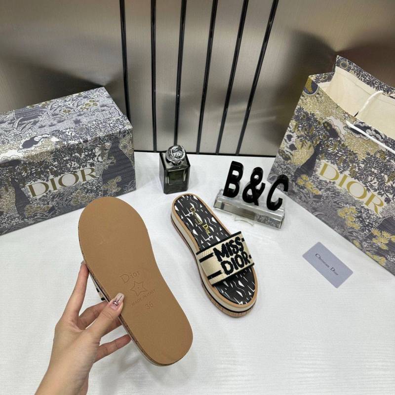 Dior on Sale Riverara Miss Diyorr Pump Black-White With Original Box & CarryBag
