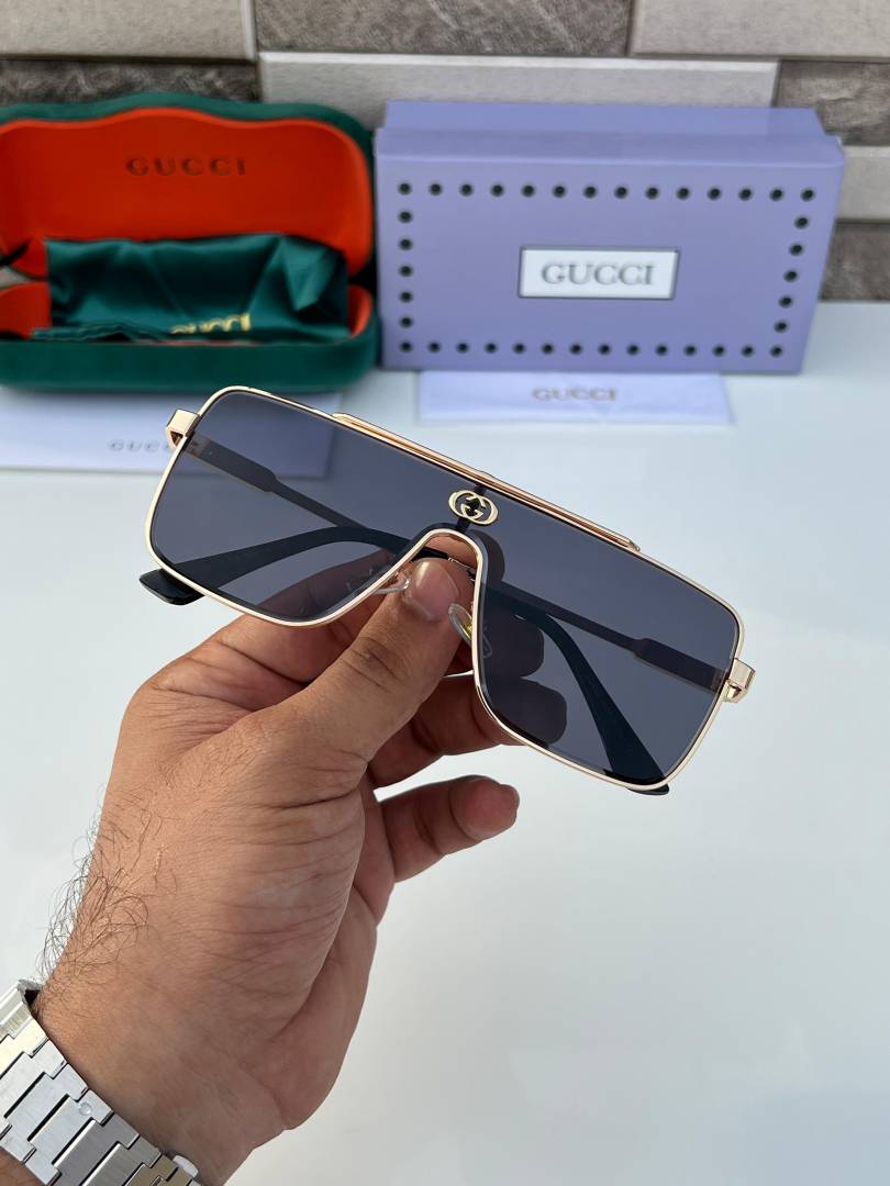 Gucci_2514_gold_black