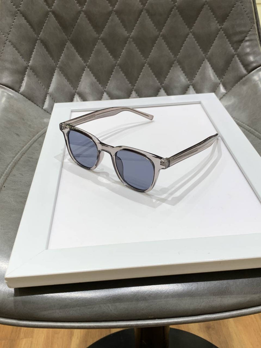 Dior_146_grey