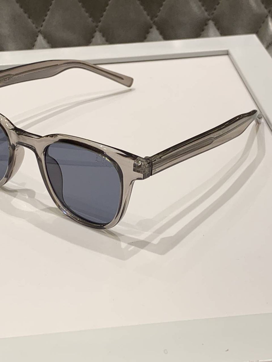 Dior_146_grey