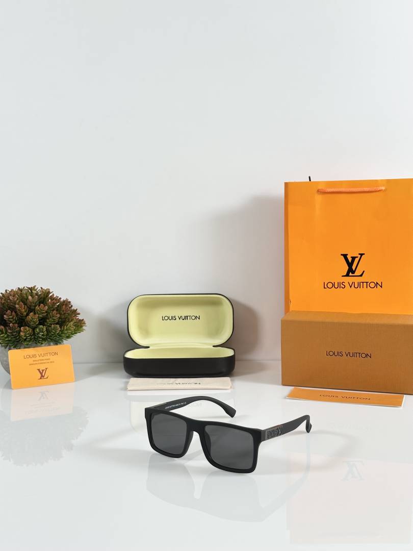 Louis Vuitton_4577_Mate_Black