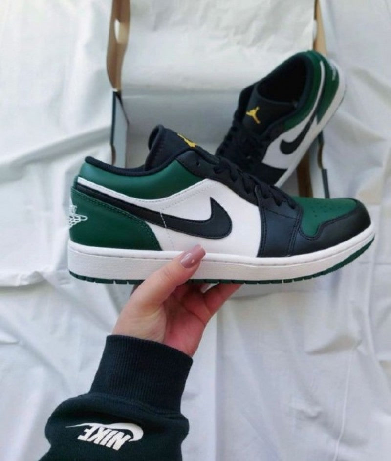 Nike air jordan retro 1 low green toe...