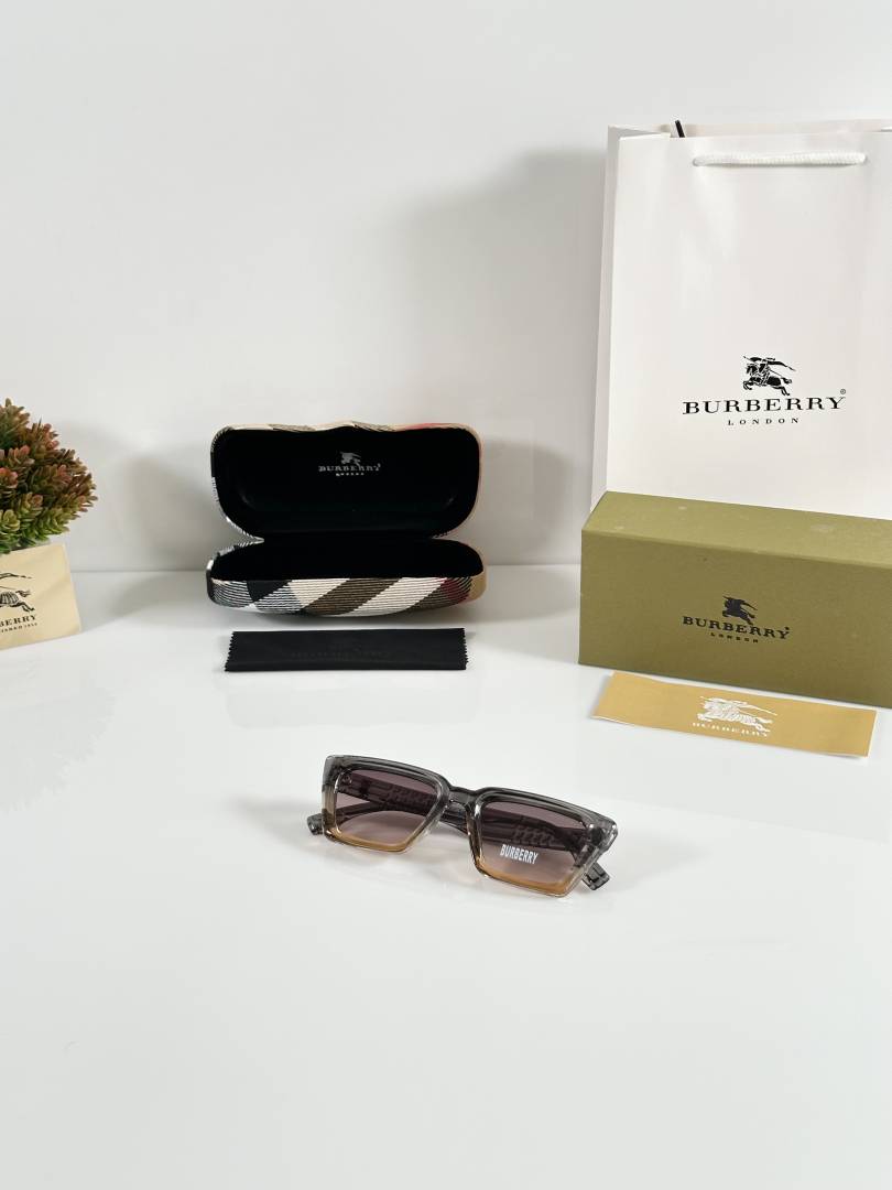 Burberry_WMNS_0032_Grey_Orange