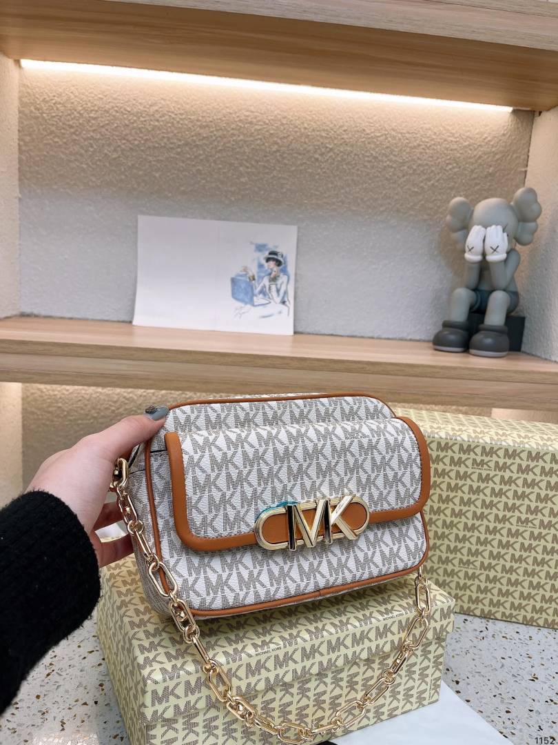 Michael Kors_Parker_Camera_Crossbody_Bag_With_OriginalBox