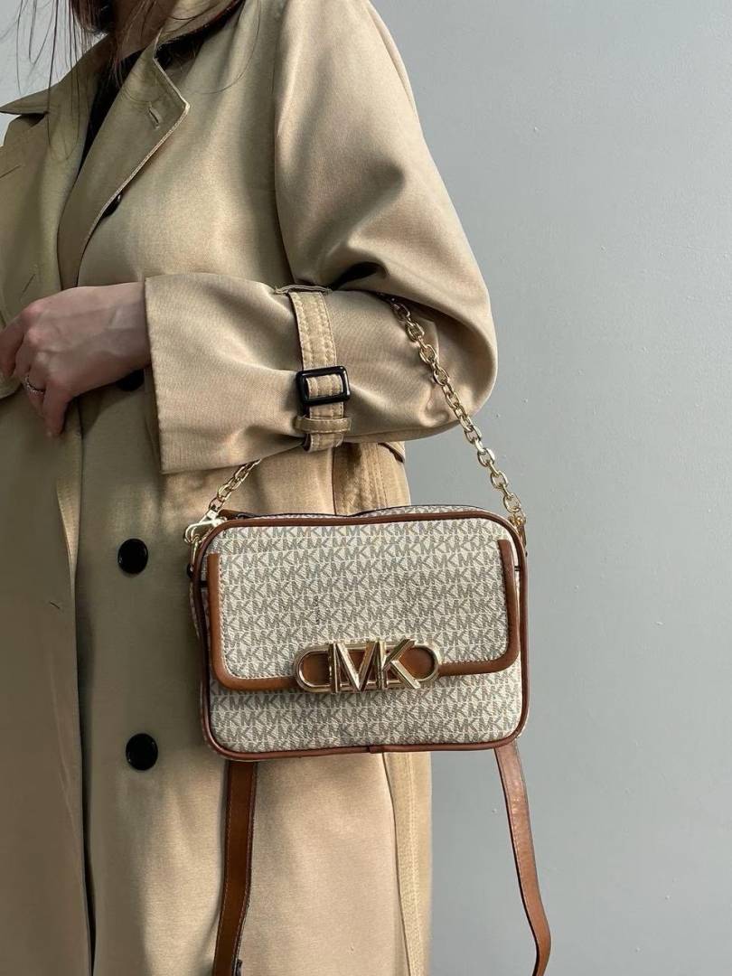 Michael Kors_Parker_Camera_Crossbody_Bag_With_OriginalBox