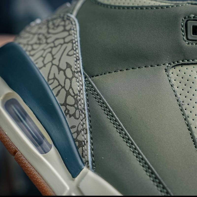 Nike AIR JORDAN RETRO 3 MEDIUM OLIVE