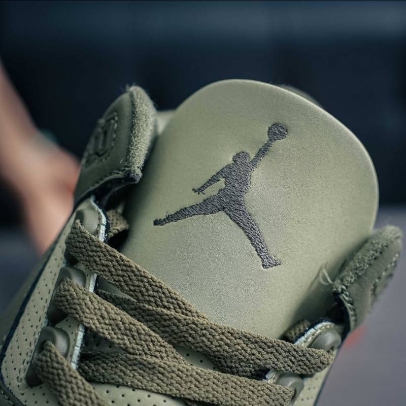 Nike AIR JORDAN RETRO 3 MEDIUM OLIVE