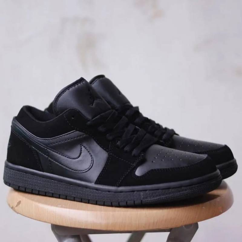 Nike Air Jordan Retro 1 Low Triple Black sale