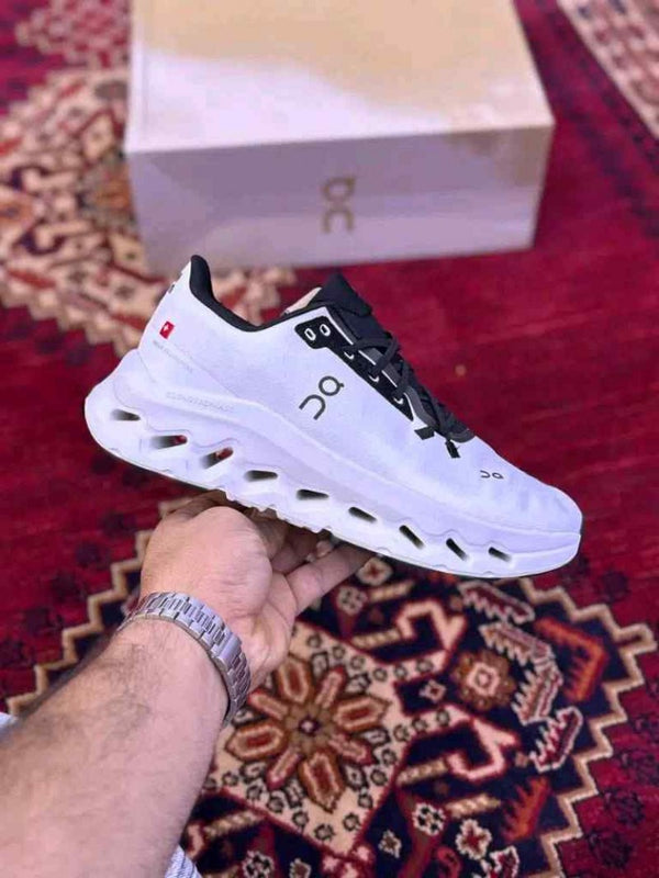 On Running Cloudtilt White Black Ivory 900