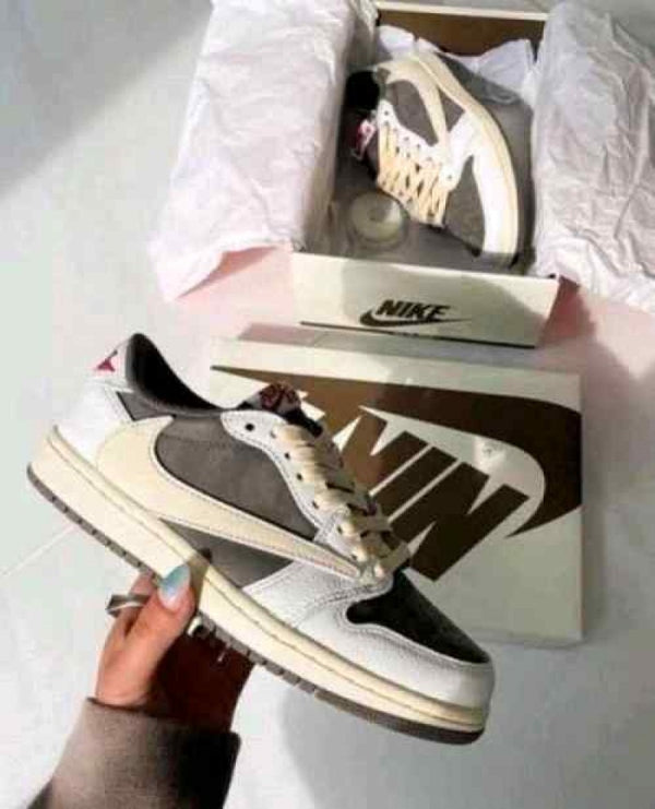 Nike Air Jordan 1 Low Travis Scott Reverse Mocha