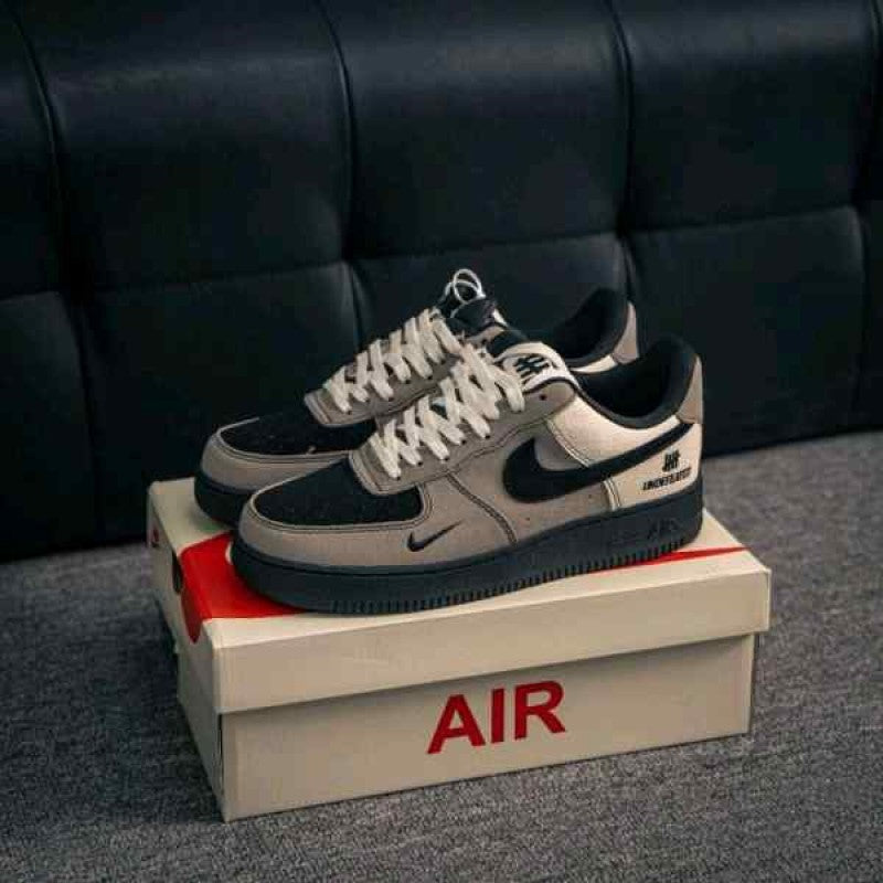 Nike Air Force 1 07 Undefeated
