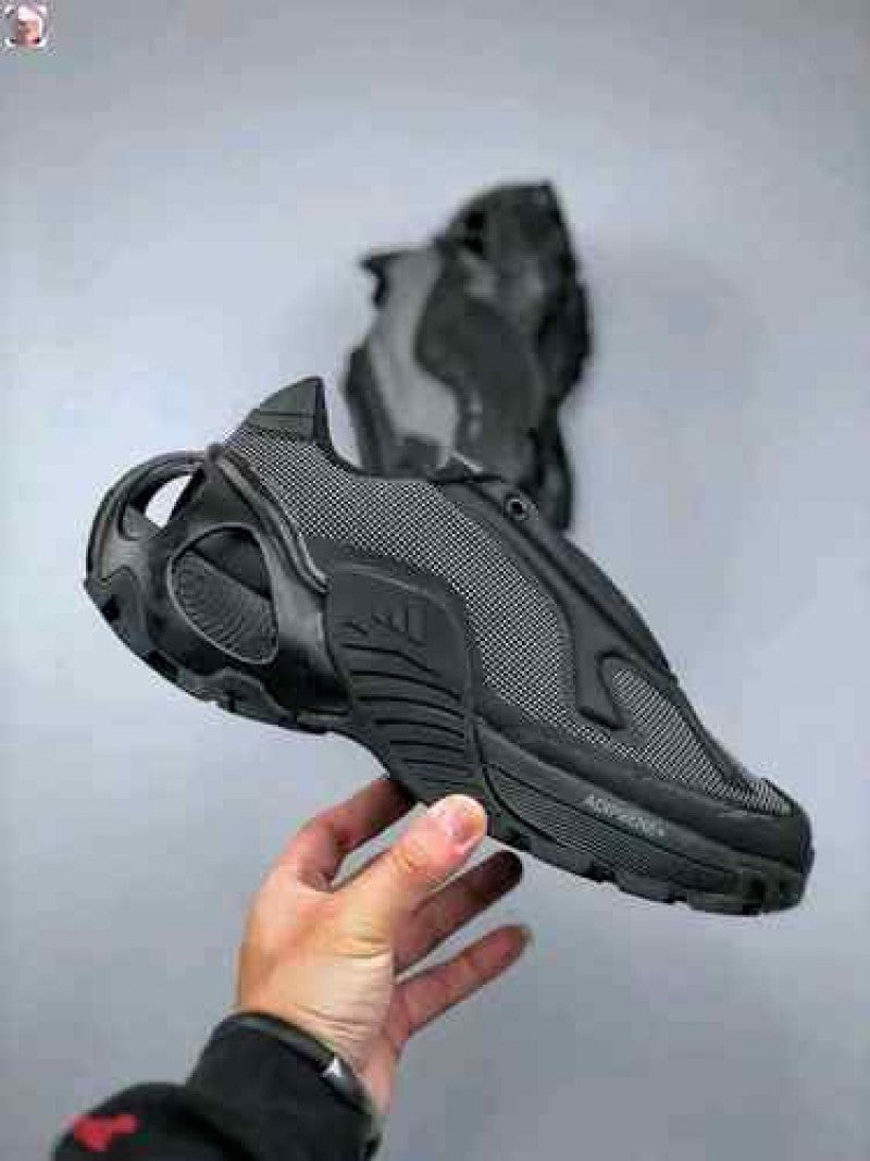 Adidas Wonder Runner All Black