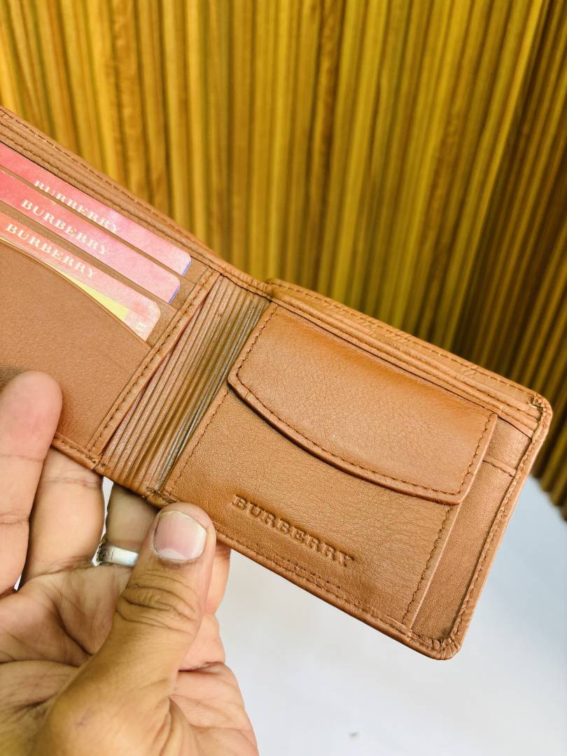 115 BURBERY PREMIUM QUALITY WALLET