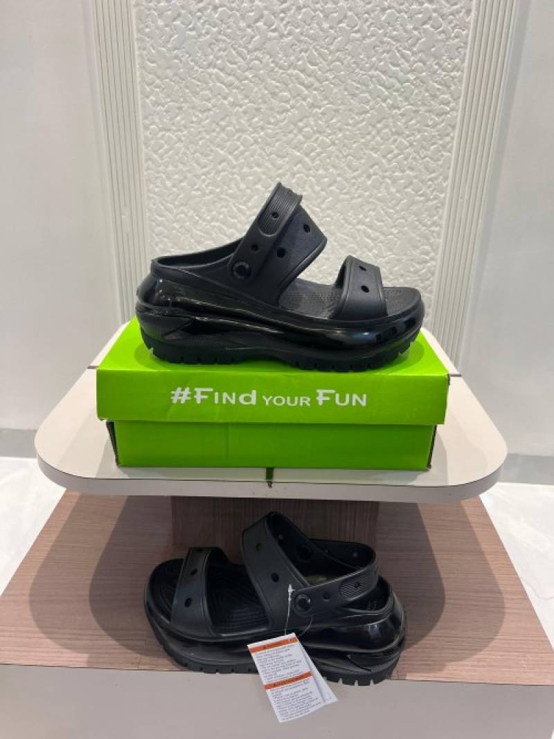 Crocccs Mega Crush Sandal Black