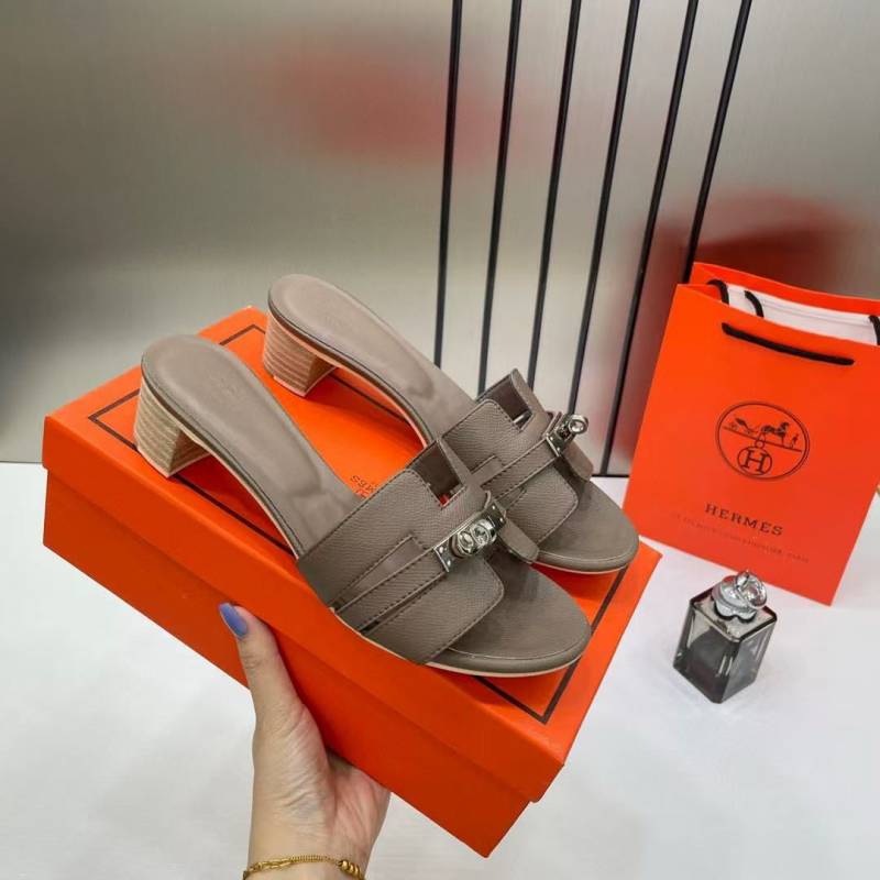 Hermes Oran Khakhi Pump For Her With Original Box And Carry Bag