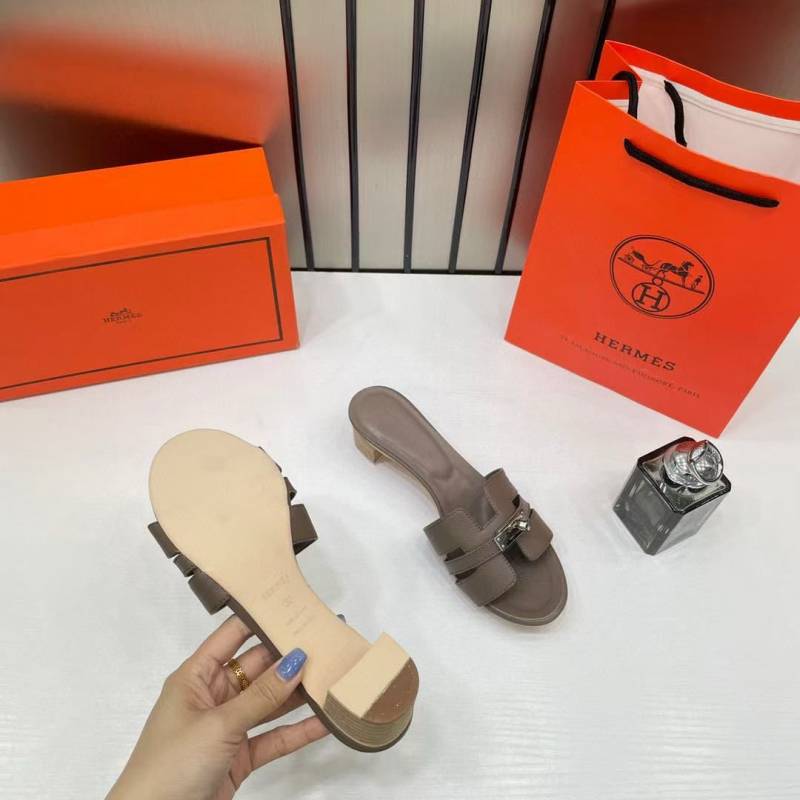 Hermes Oran Khakhi Pump For Her With Original Box And Carry Bag