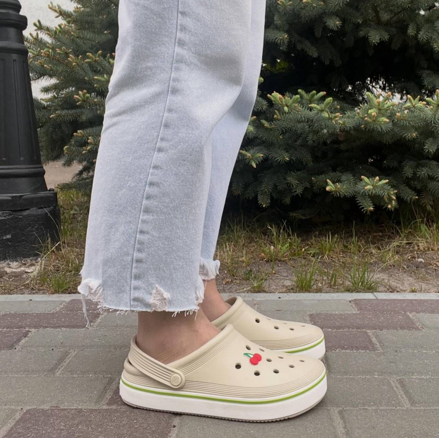 Crocs Off Court Clogs Bone