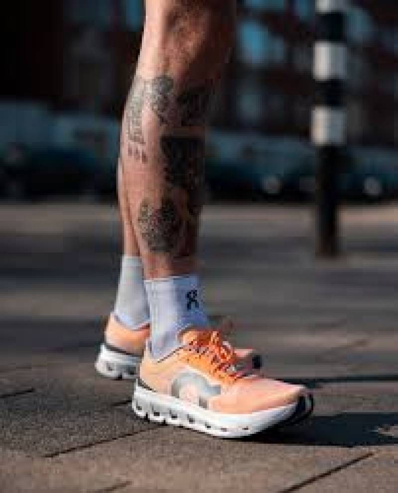 On Running Cloud Flow 5 Orange White