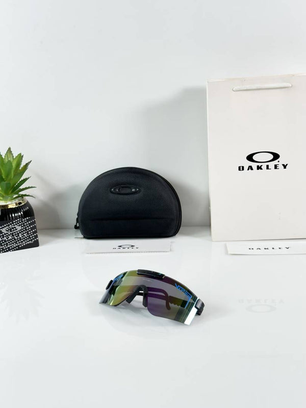 Oakley C4 Black Revo