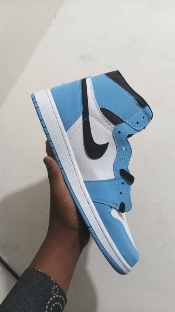 Nike Jordan Retro 1 University Blue