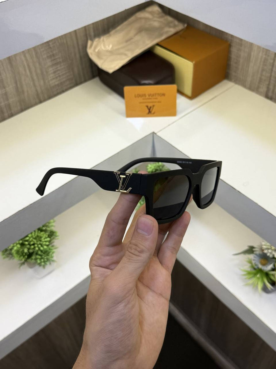 Louis Vuitton 88082 BlackGold Glossy