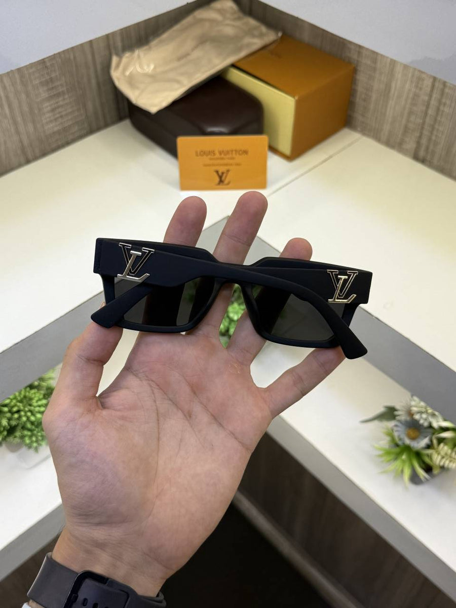 Louis Vuitton 88082 BlackGold Glossy