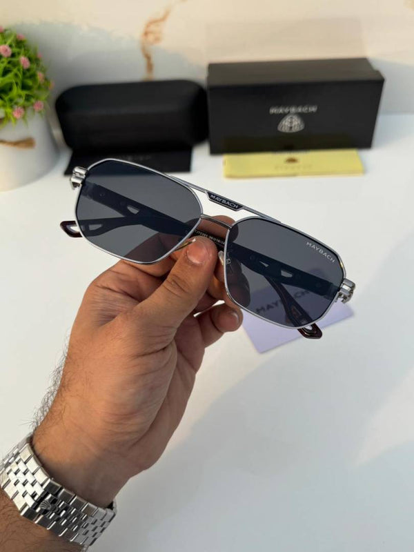 maybach_72391_silver_black