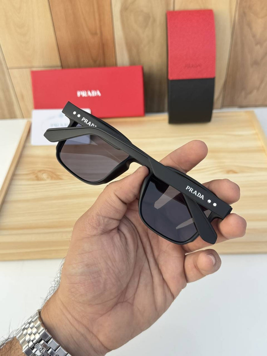 Prada_664_matt_black