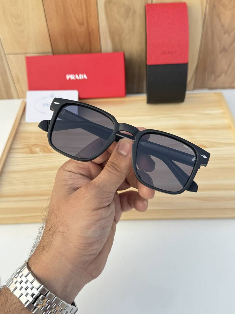 Prada_664_matt_black