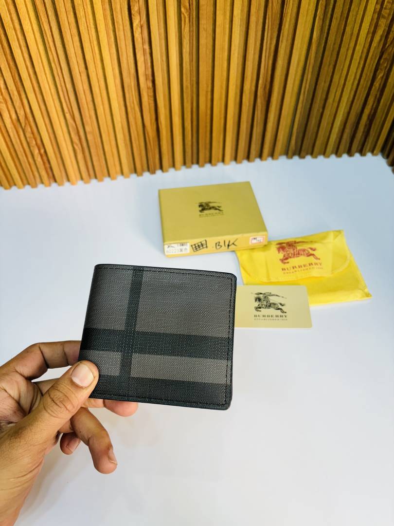 105 BURBERY PREMIUM QUITY WALLET