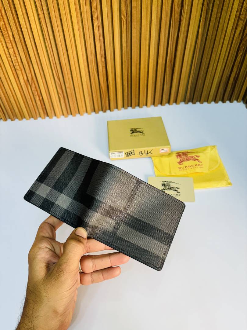 105 BURBERY PREMIUM QUITY WALLET