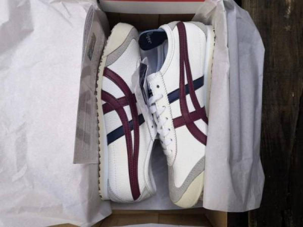 Onitsuka Tigar Mexico 66 White Dried Berry