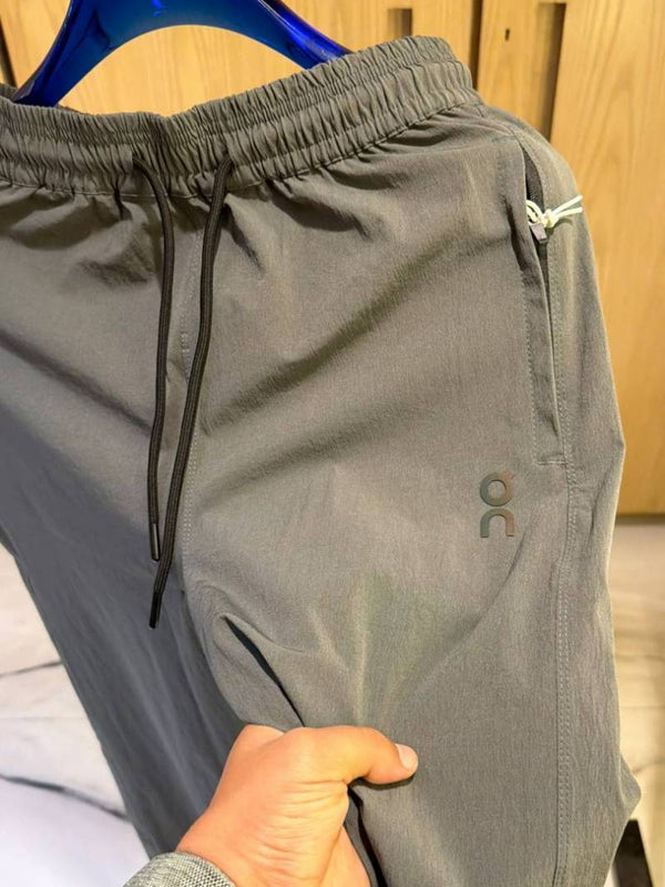 On Cloud IMPORTED STORE ARTICLE TRACxK PANT