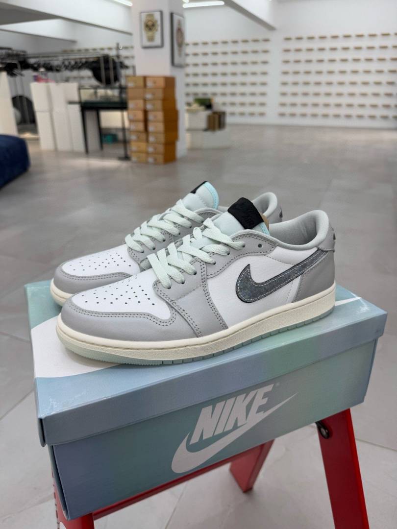 Nike AIR JORDAN 1 LOW YEAR OF THE SNAKE2025