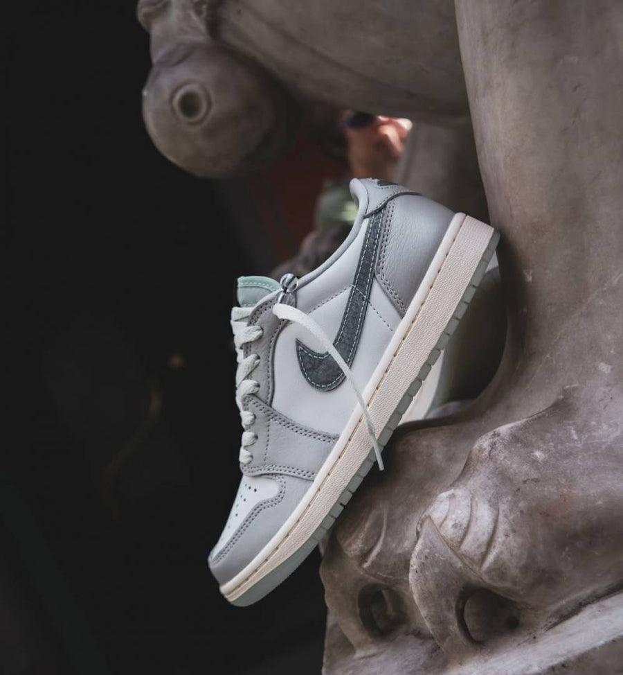 Nike AIR JORDAN 1 LOW YEAR OF THE SNAKE2025