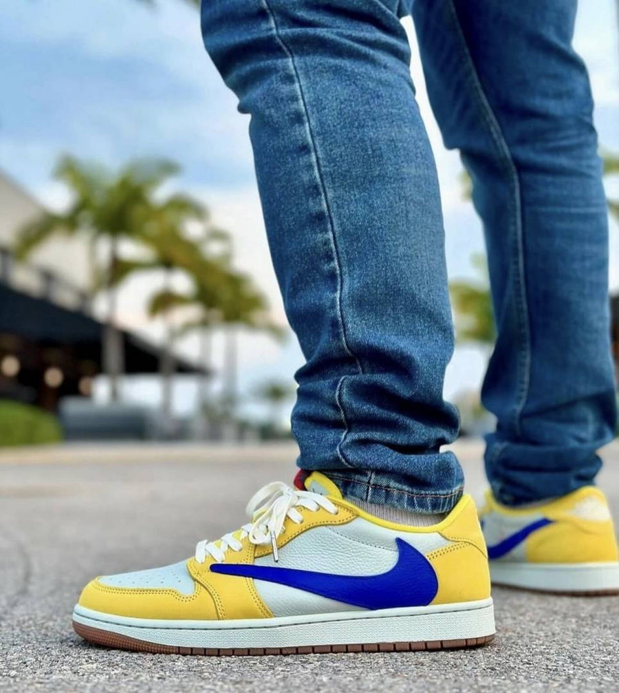 Nike AIR JORDAN 1 LOW TRAVIS SCOTT CANARY