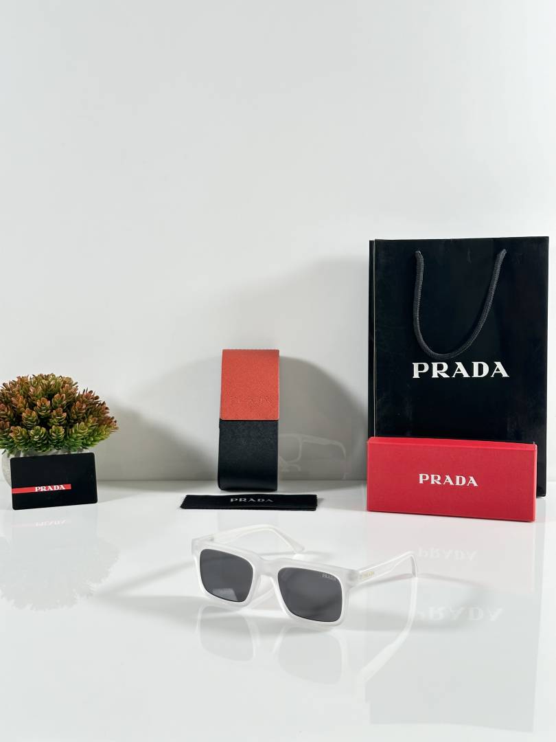 Prada 25 Ice Black