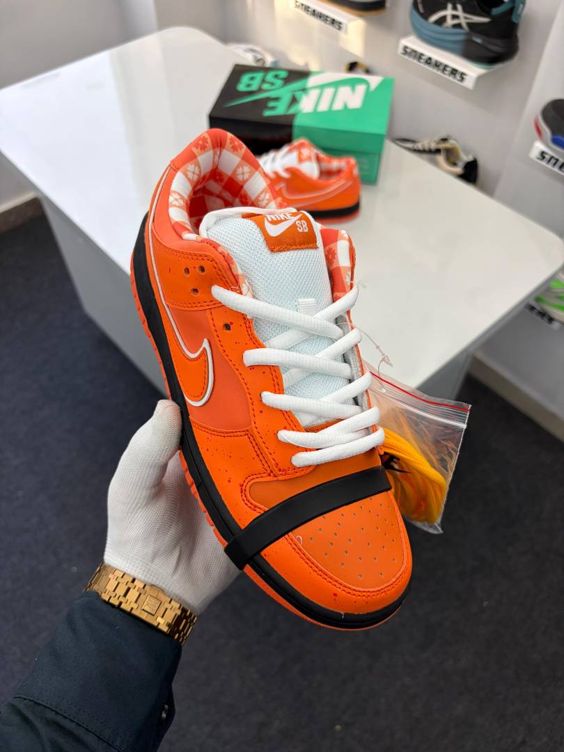 Sb Dunk low Concepts Orange Lobster With Extra lace & bands 650