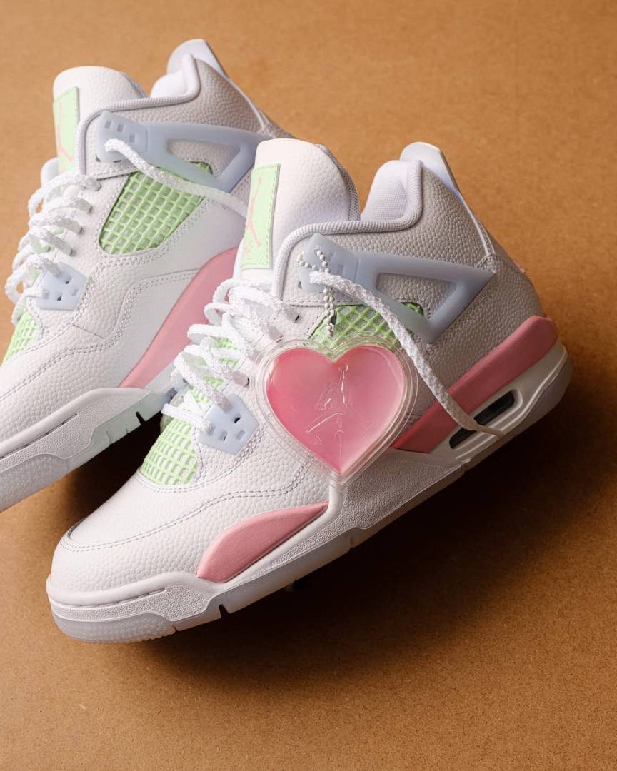 Nike Air Jordan 4 Valentines Day