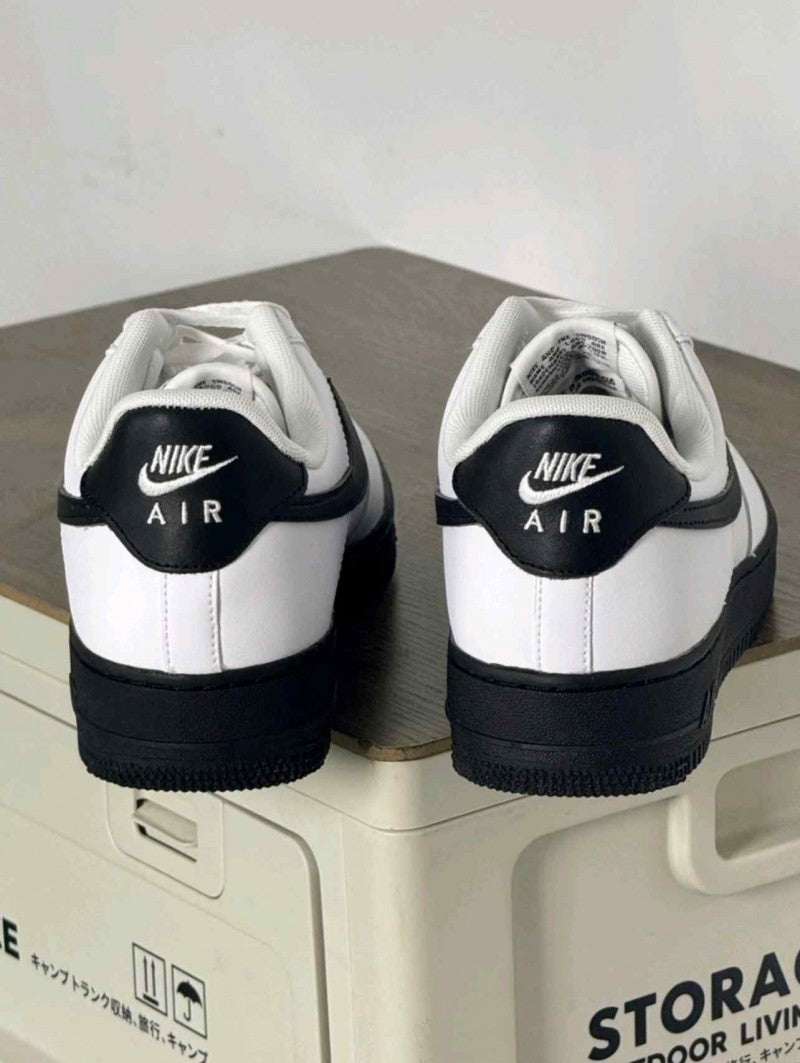 Nike AirForce 1 Low WHITE BLACK MIDSOLE 151