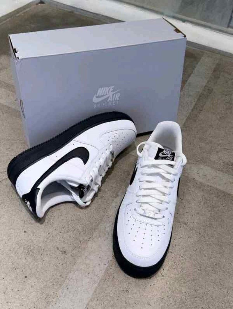 Nike AirForce 1 Low WHITE BLACK MIDSOLE 151