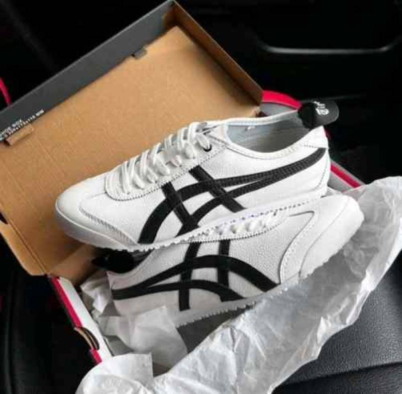 Onitsuka Tiger White Black White Sole