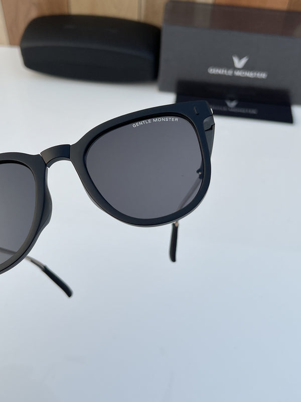 Gentle_monster_folding_black