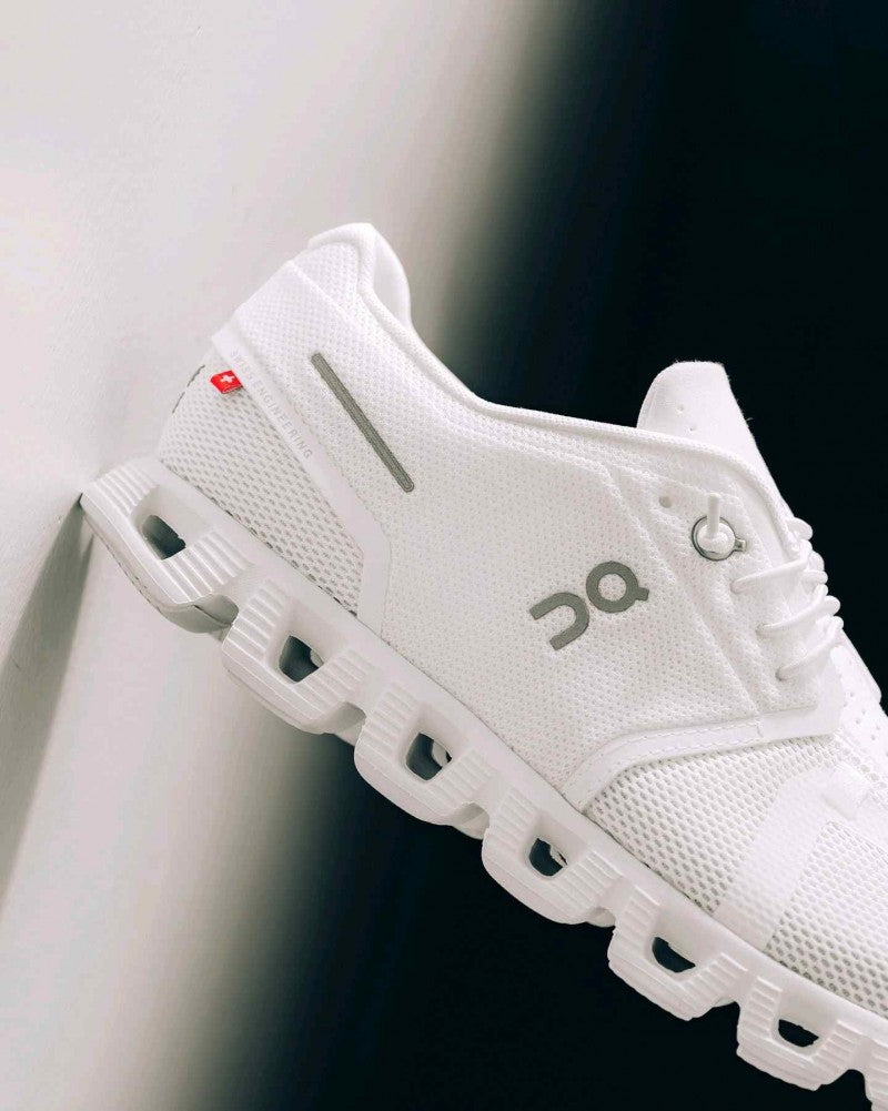On Running Cloud 5 Triple White 1229