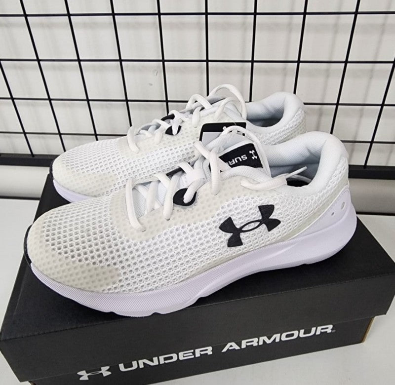 Surge White Black