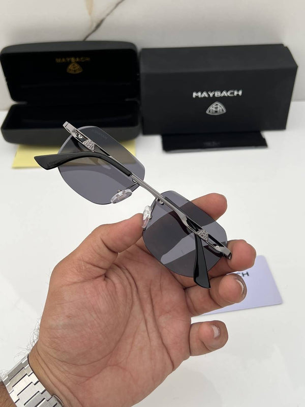 Maybach_4051_black
