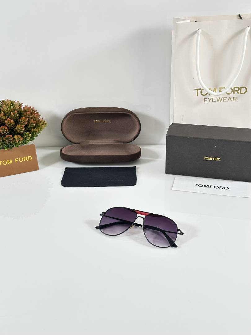 Tom forr 557 Black DC