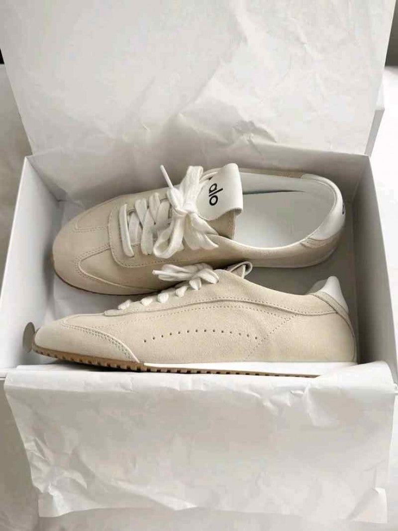 Alo Yoga Sunset Suede Sneakers Beige