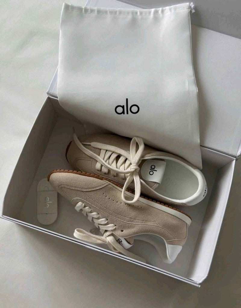 Alo Yoga Sunset Suede Sneakers Beige