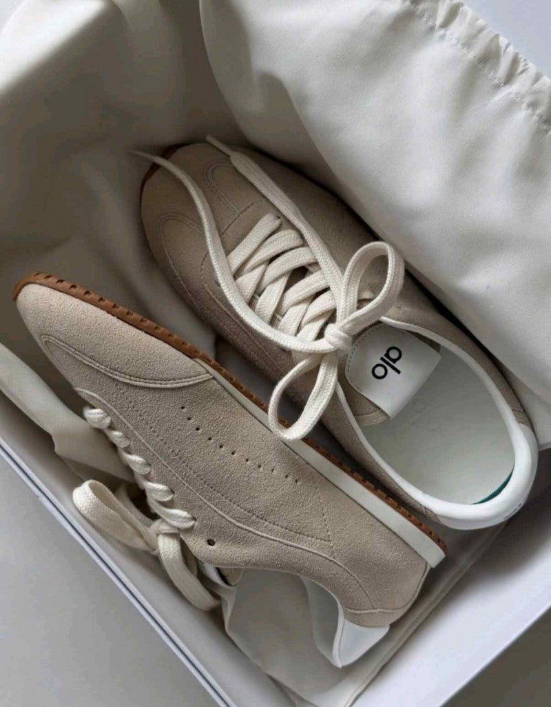 Alo Yoga Sunset Suede Sneakers Beige